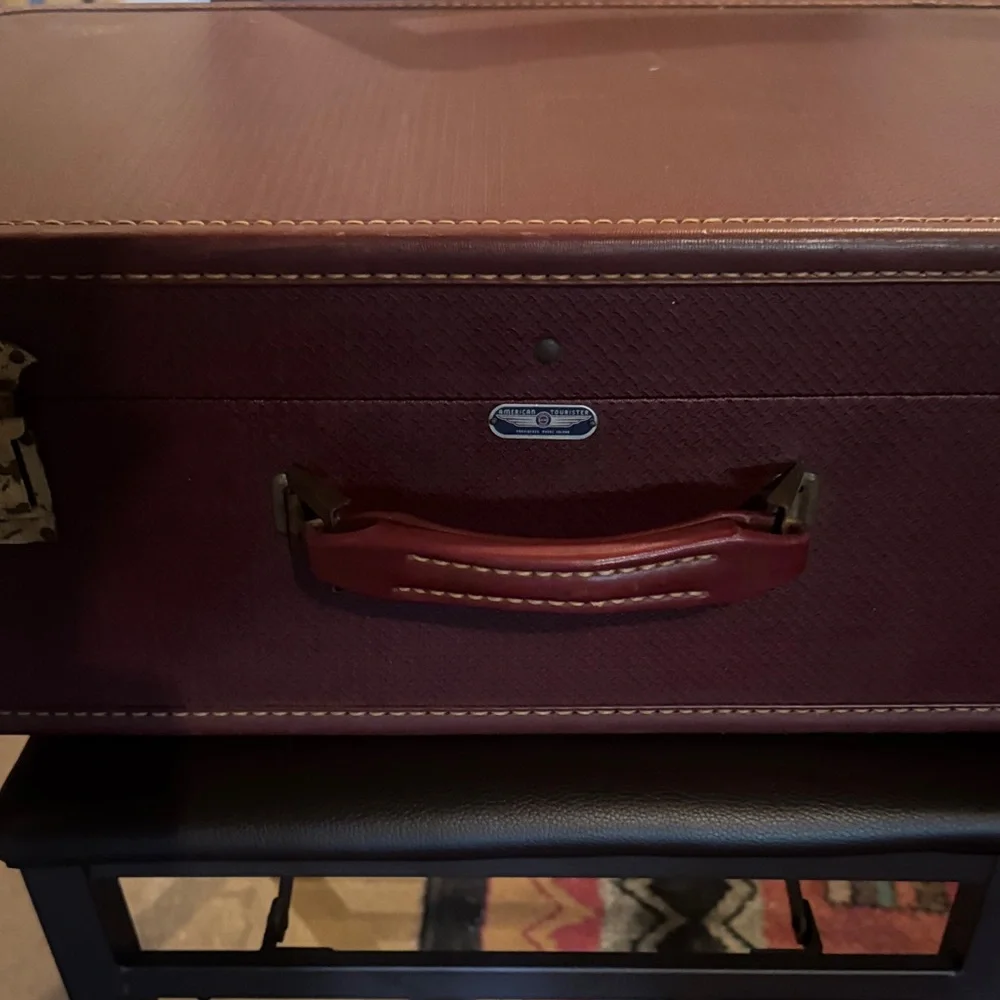 VINTAGE American Tourister Luggage - Picture 2 of 4